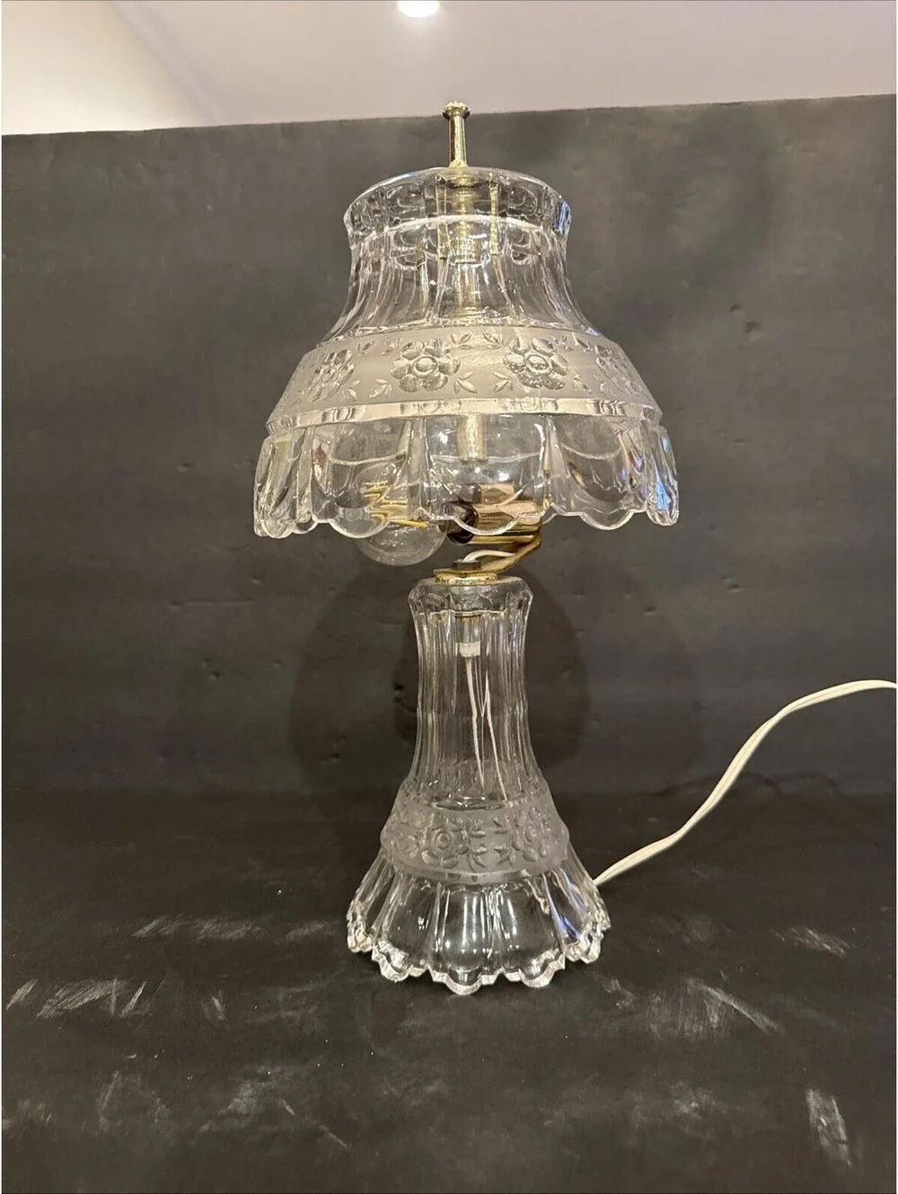 Vintage Crystal Clear Cut Glass Boudoir Table Lamp Flowers  14